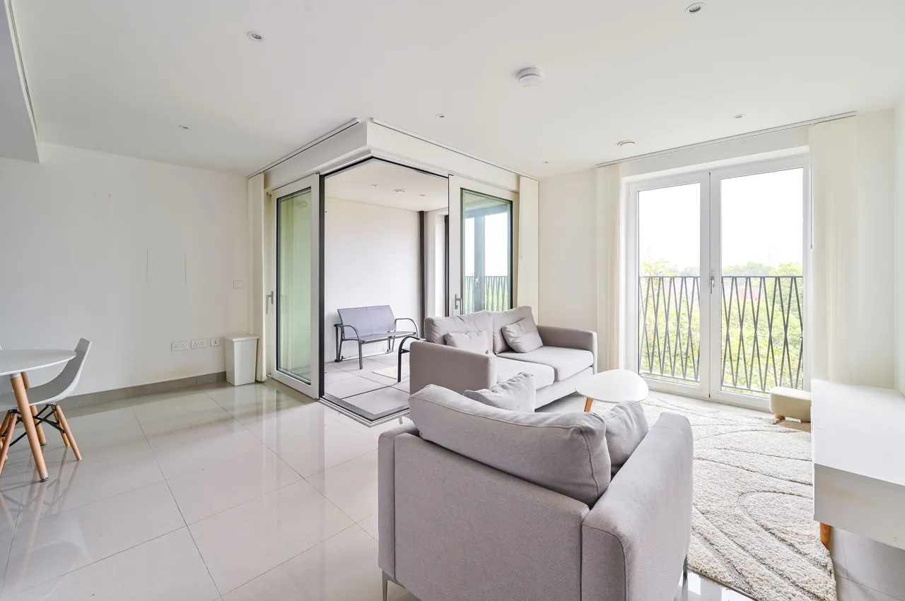 1 bed flat to rent — 48 Delphini Apartments, 10 St Georges Circus, London
