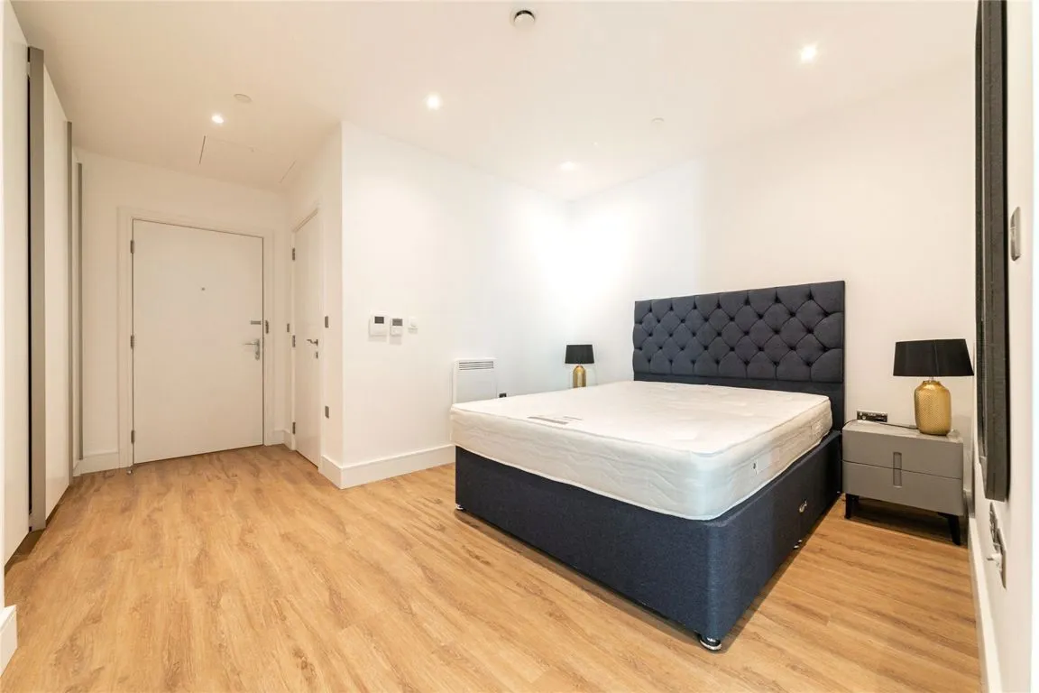 West Gate, Ealing, photo 7