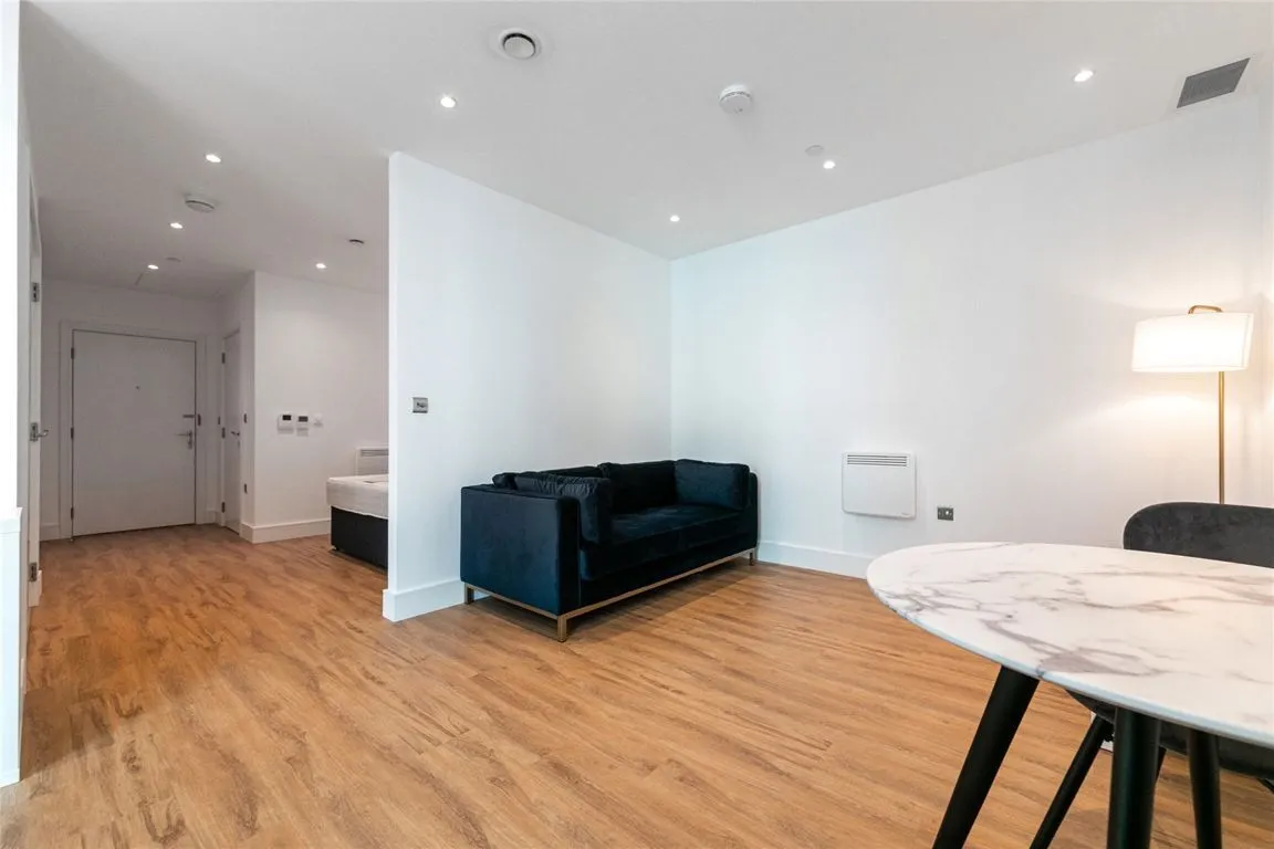 West Gate, Ealing, photo 5