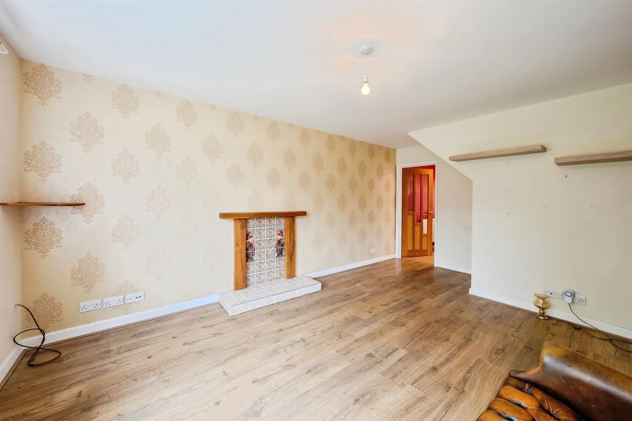 White House Drive, Kingstone, HR2, photo 4