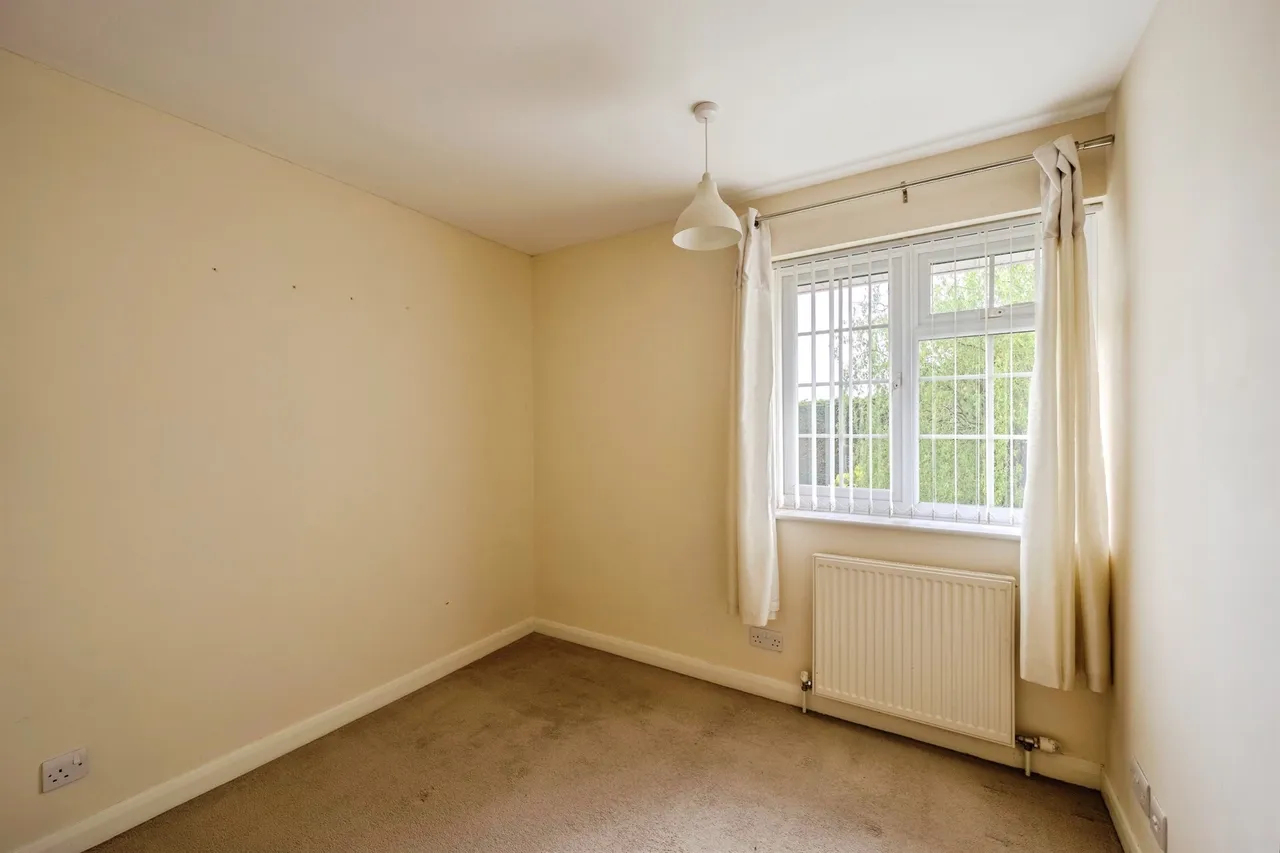 White House Drive, Kingstone, HR2, photo 11