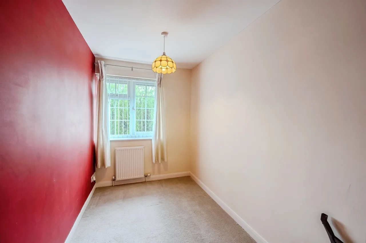 White House Drive, Kingstone, HR2, photo 13