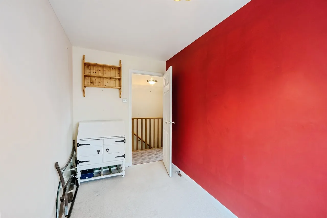White House Drive, Kingstone, HR2, photo 14