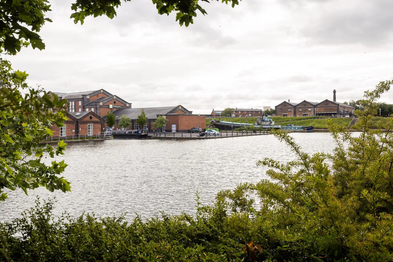 Lower Mersey Street, Ellesmere Port, CH65, photo 18