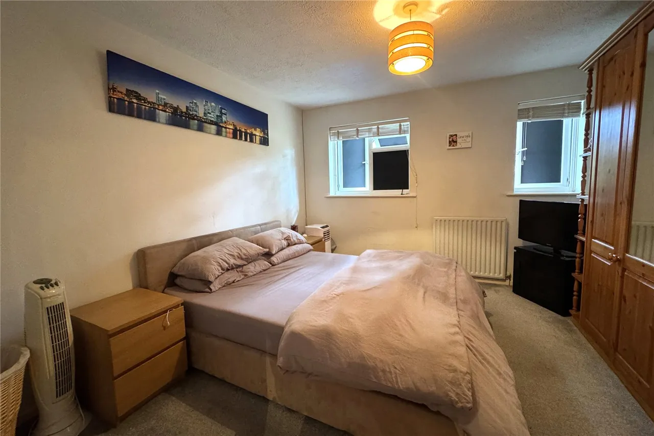 Dart Road, Cove, Farnborough, GU14 9PF, photo 4