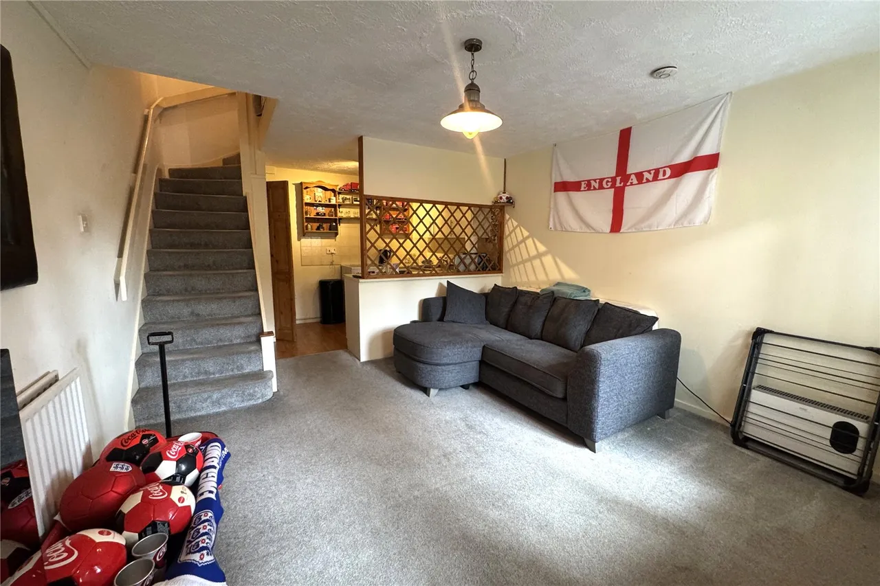 Dart Road, Cove, Farnborough, GU14 9PF, photo 3