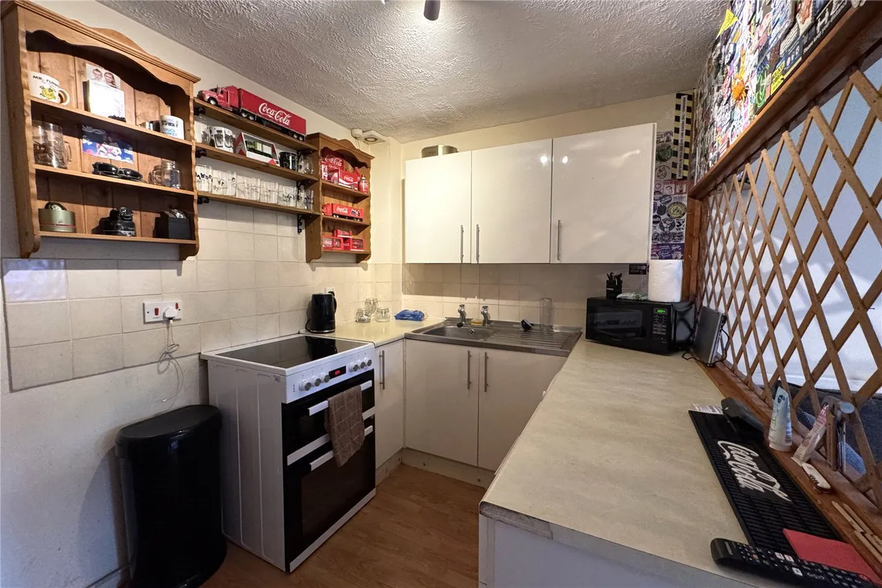 Dart Road, Cove, Farnborough, GU14 9PF, photo 7