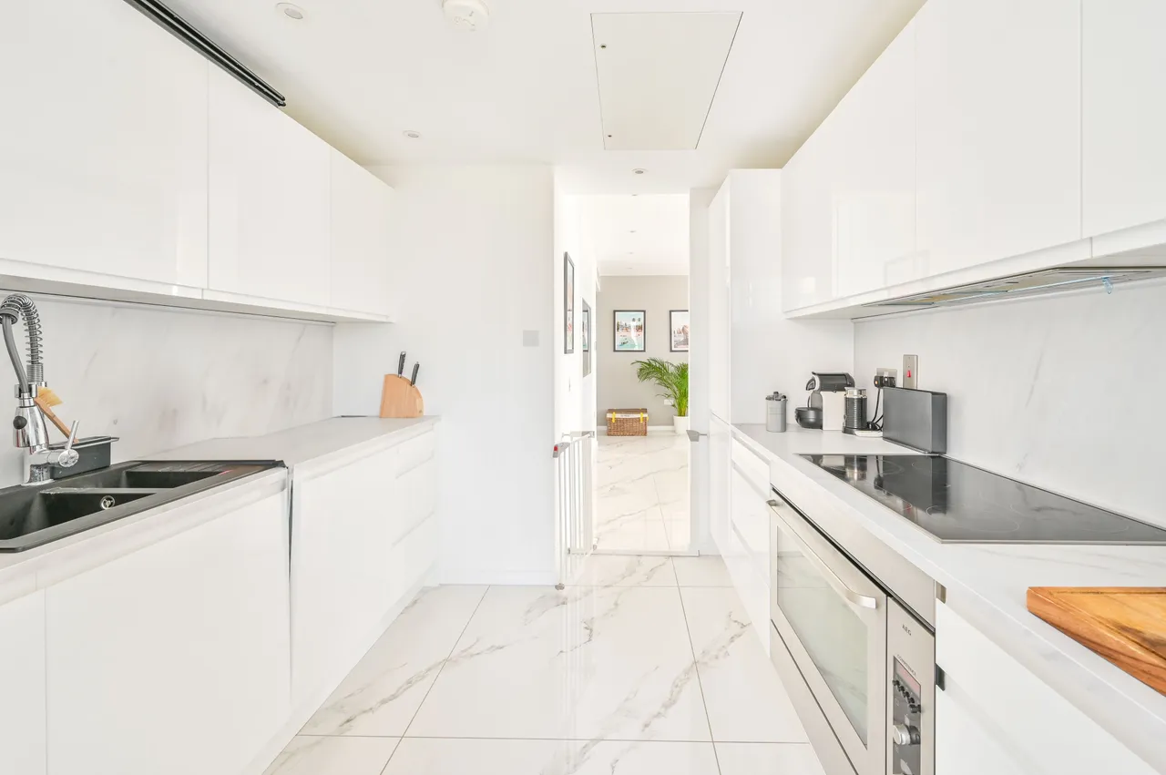 405 New Providence Wharf, 1 Fairmont Avenue, London, photo 3