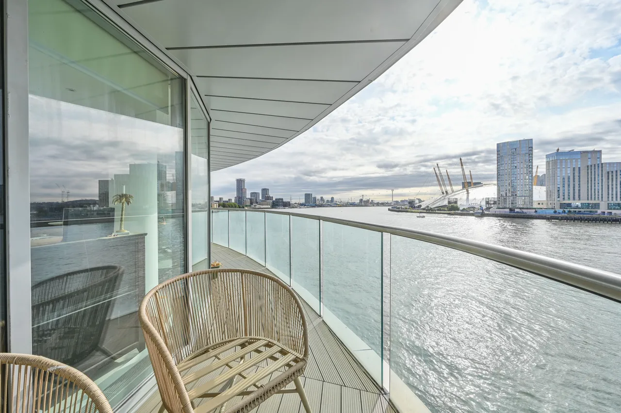 405 New Providence Wharf, 1 Fairmont Avenue, London, photo 4