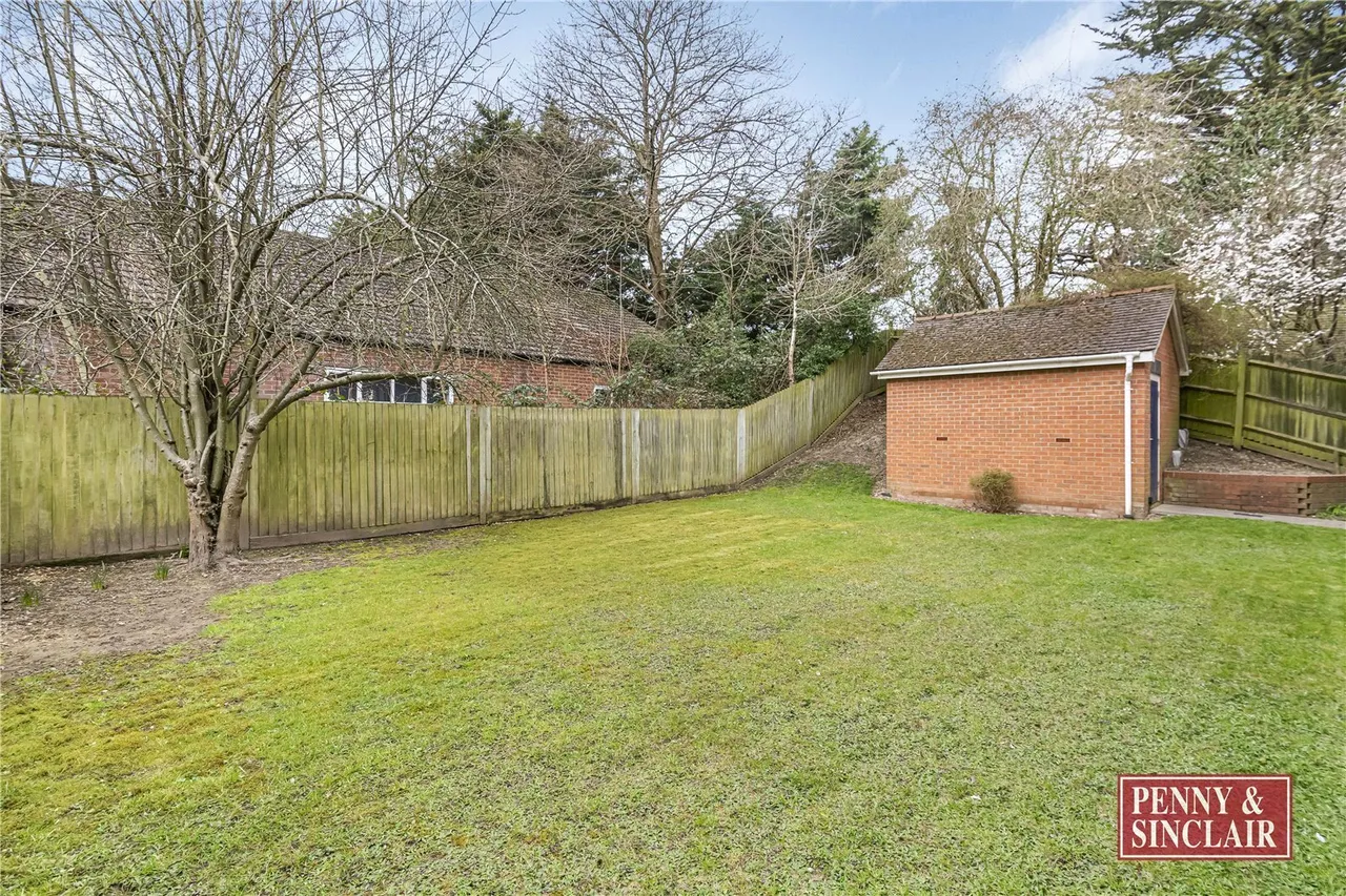 All Hallows Road, Caver, RG4, photo 13