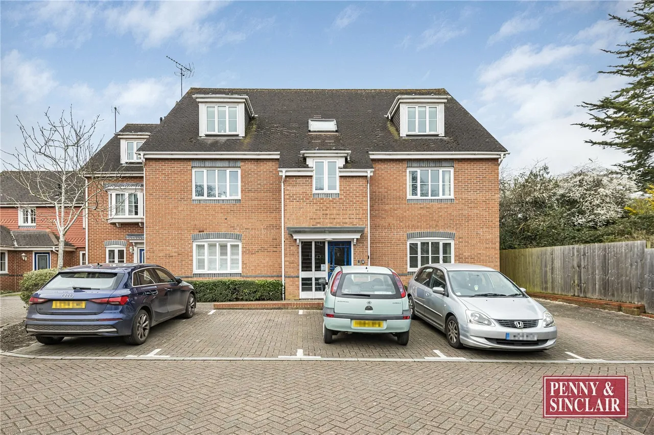 All Hallows Road, Caver, RG4, photo 2