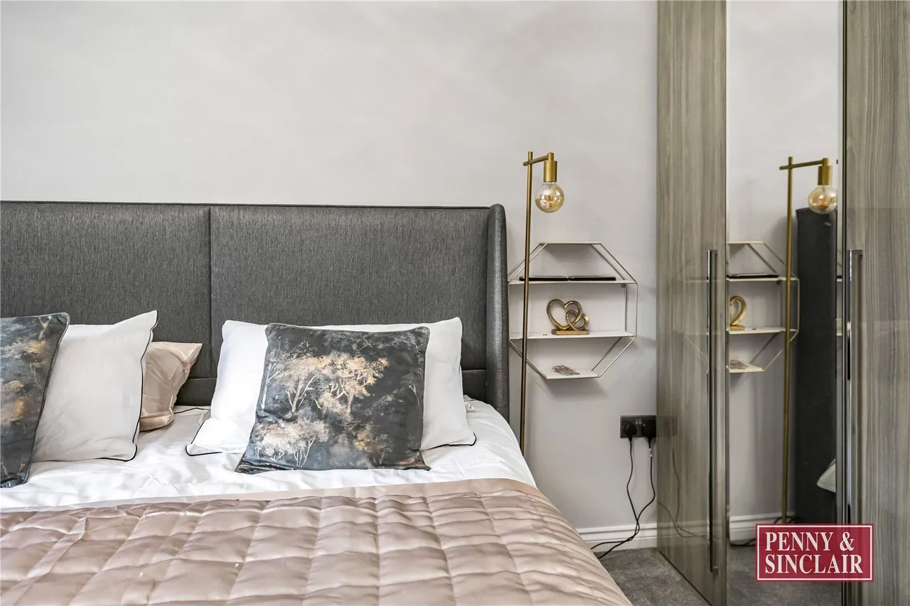 All Hallows Road, Caver, RG4, photo 9