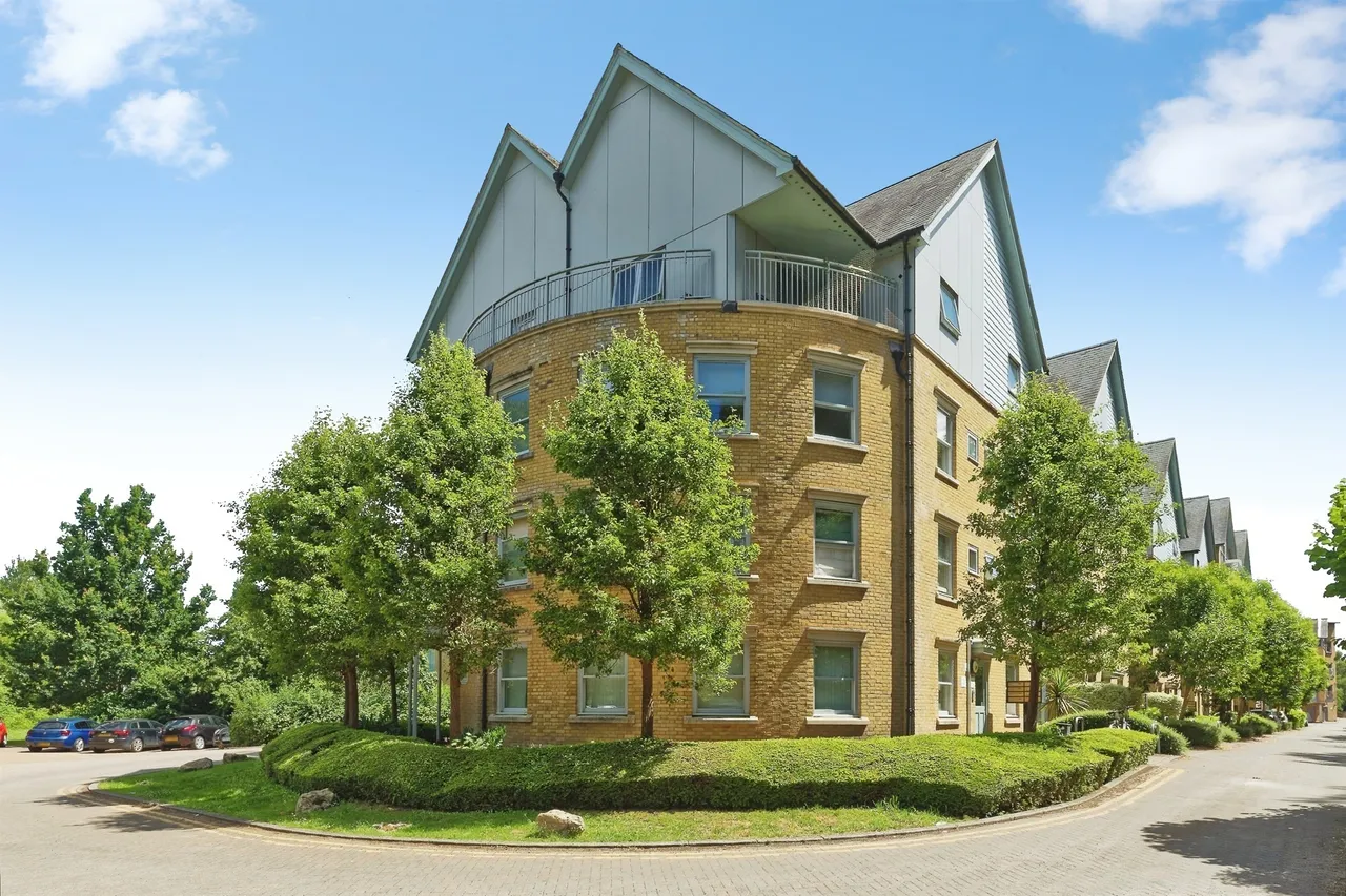 St. Andrews Close, Canterbury, photo 12