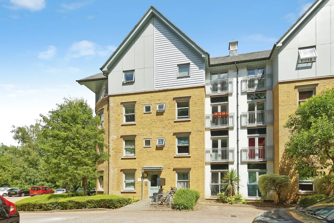 2 bed flat for sale — St. Andrews Close, Canterbury