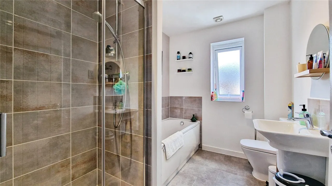Hunstanton Drive, Binfield, Bracknell, Forest, RG42 4JA, photo 6