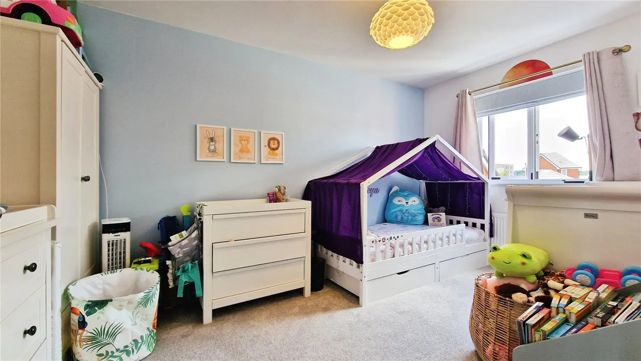 Hunstanton Drive, Binfield, Bracknell, Forest, RG42 4JA, photo 8