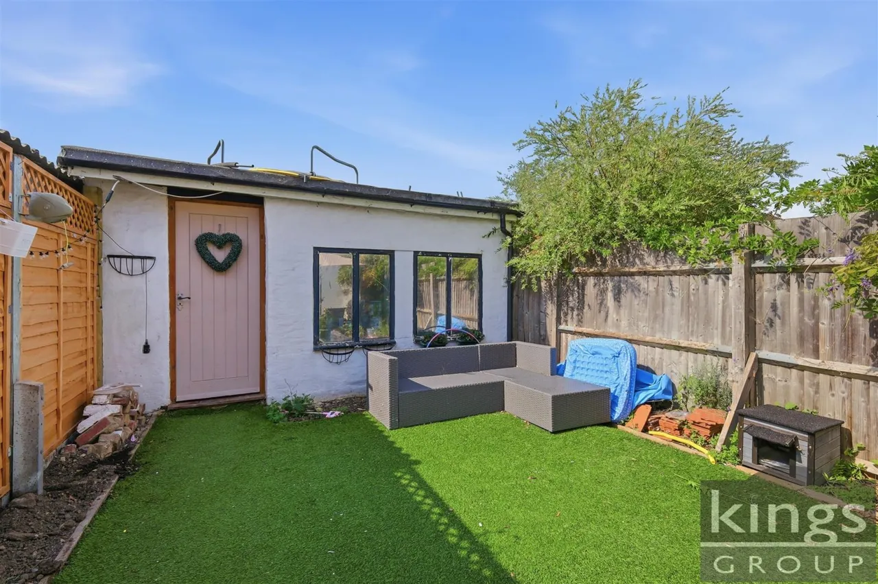 Severn Drive, Enfield, photo 18