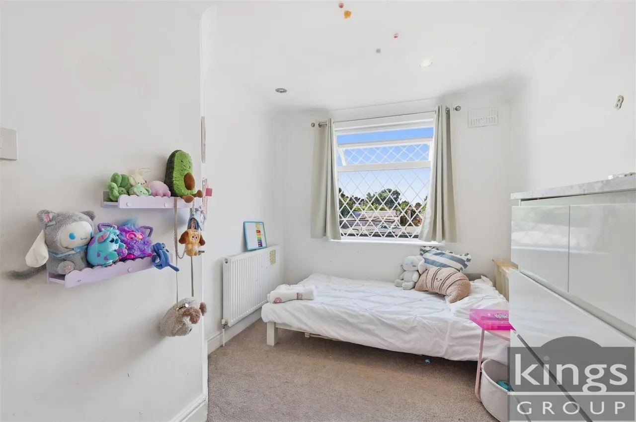 Severn Drive, Enfield, photo 12