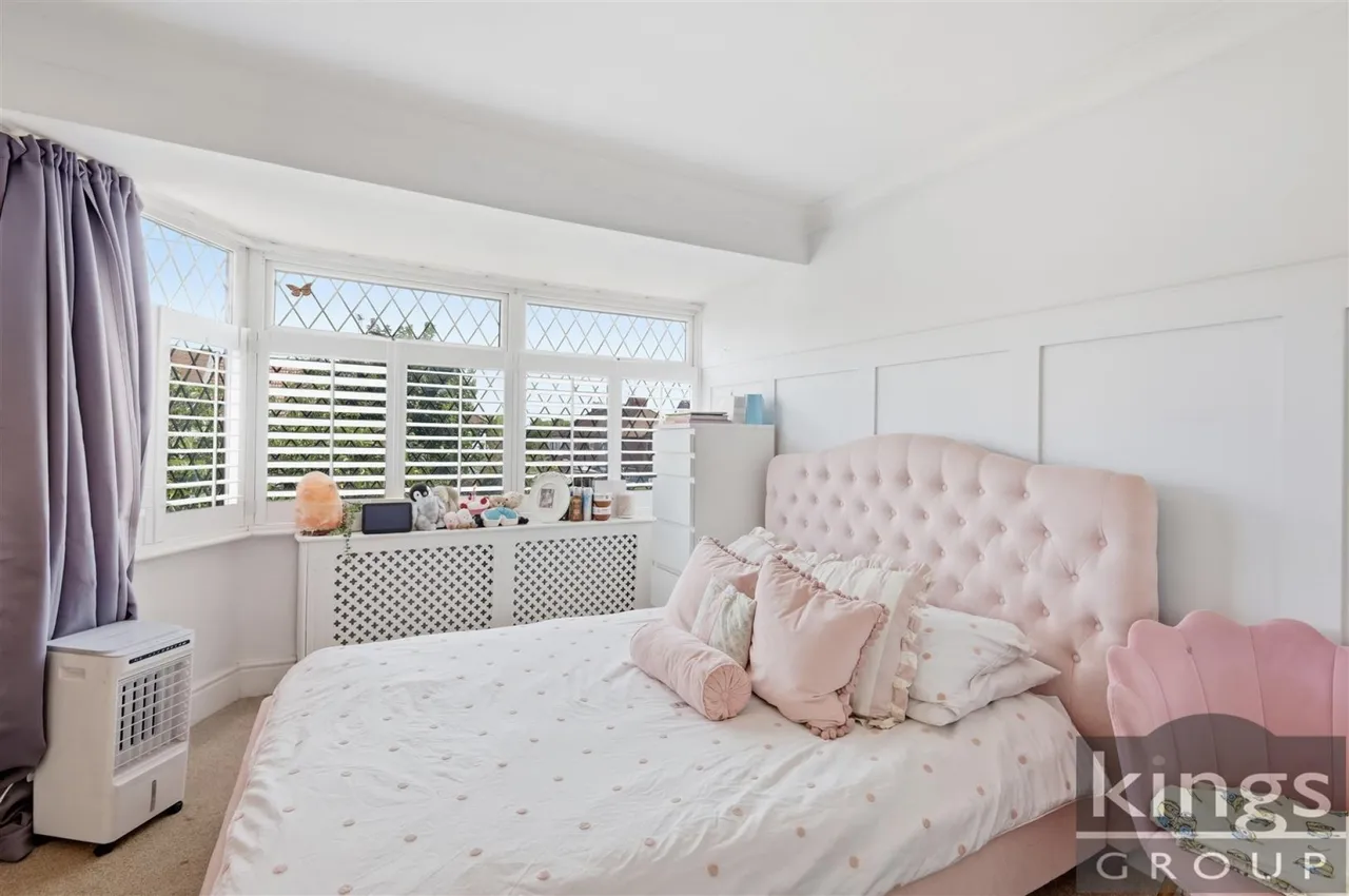 Severn Drive, Enfield, photo 9