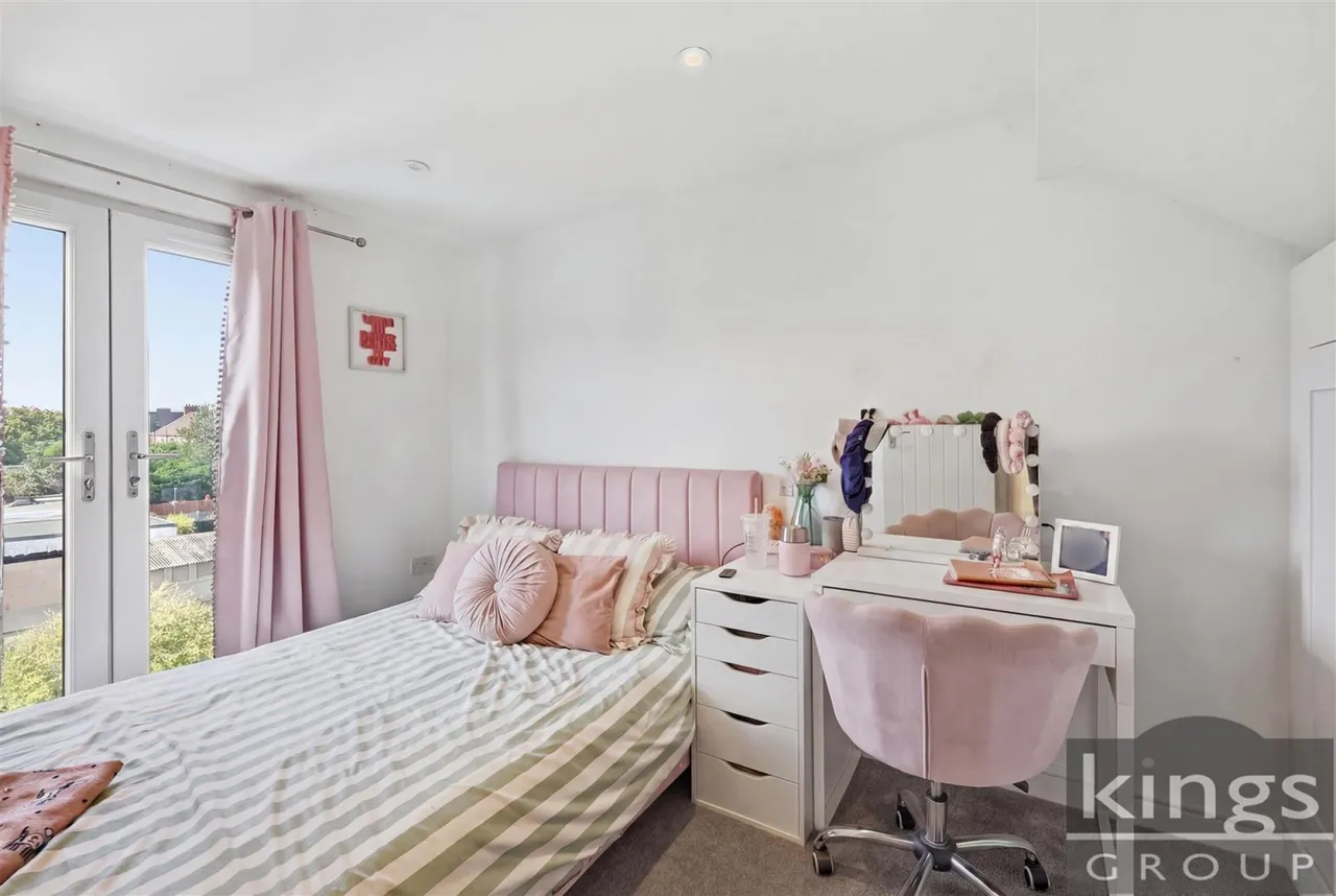 Severn Drive, Enfield, photo 15