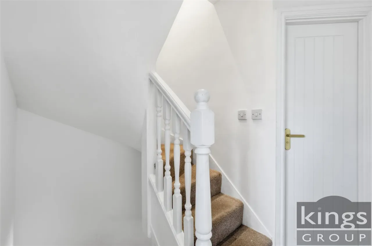 Severn Drive, Enfield, photo 14
