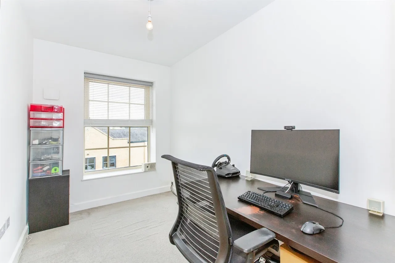 High Street, Great Cambourne, Cambridge, photo 8