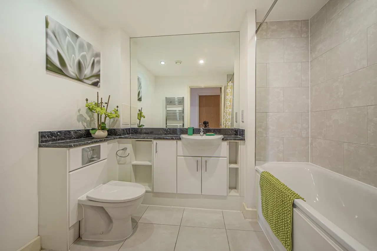 Cornmill Lane, London, SE13, photo 12