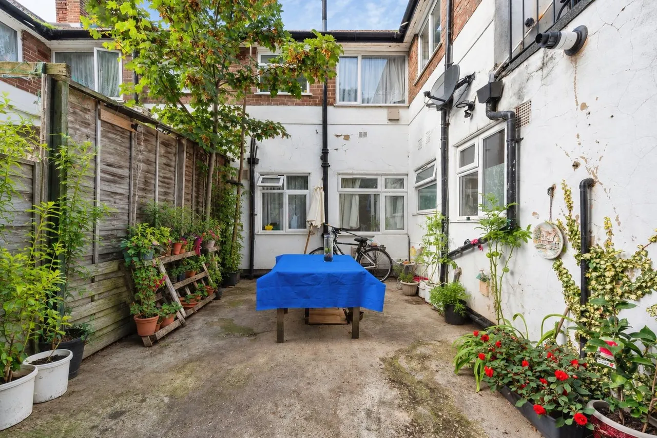 Islay Gardens, Hounslow, TW4, photo 14