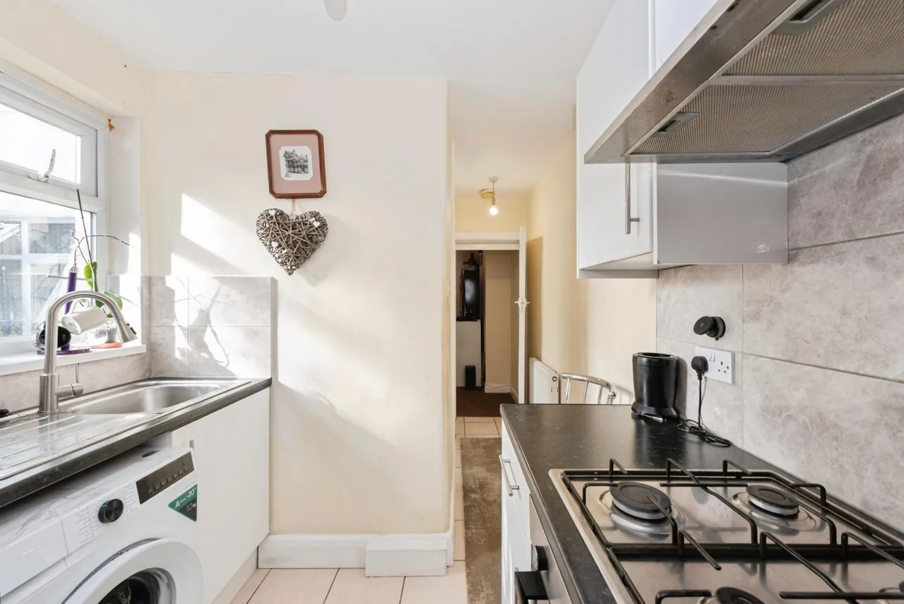 Islay Gardens, Hounslow, TW4, photo 10