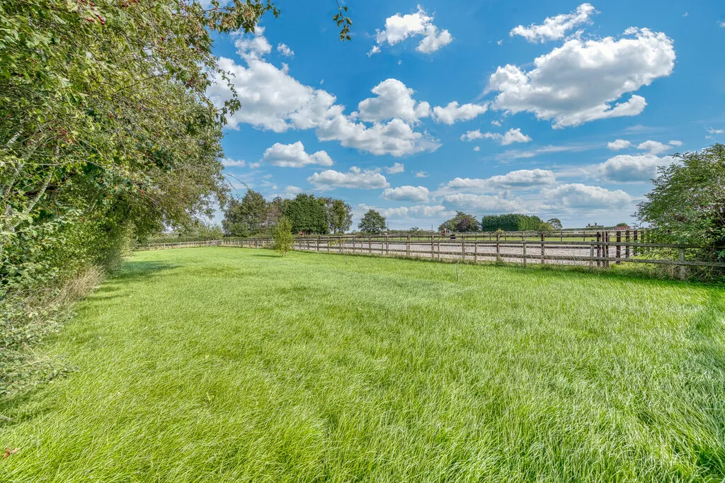 Coppy Nook Lane, Hammerwich, photo 32