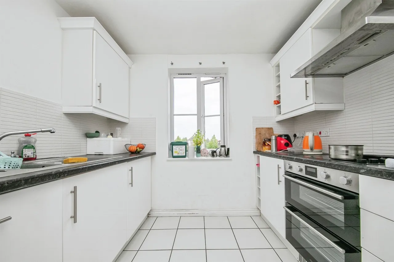 Bradford Drive, Colchester, photo 5