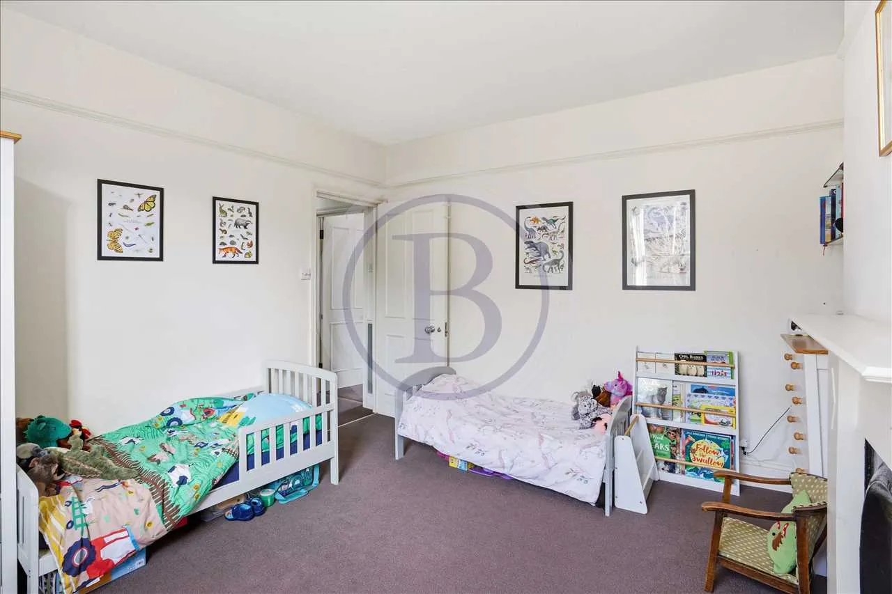 Corinne Road, London, photo 17