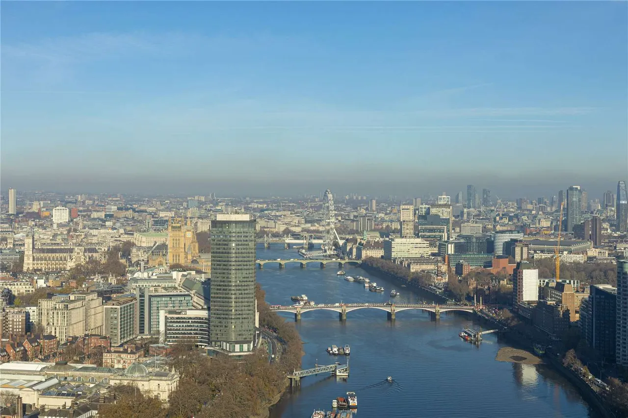 3 bed flat for sale — St. George Wharf, London, SW8 2BW