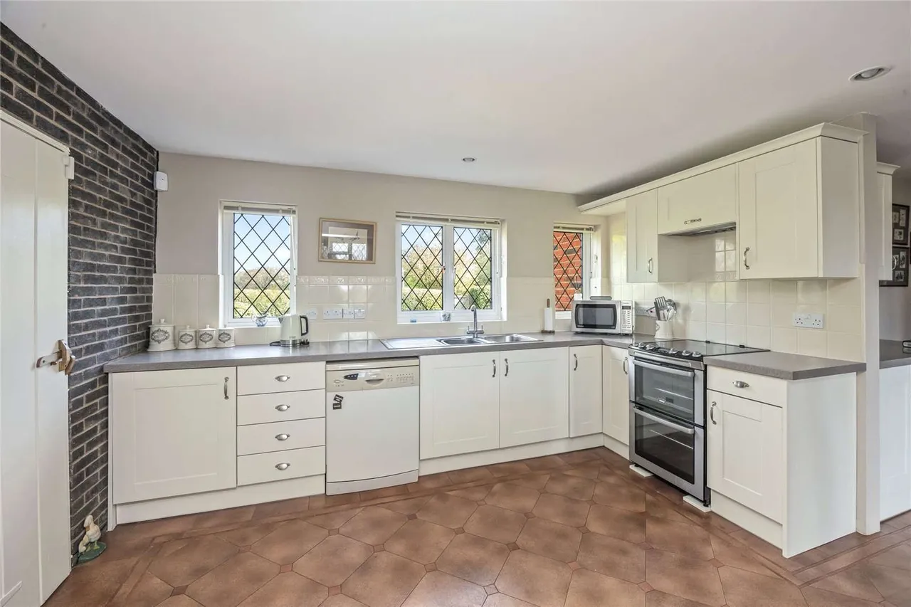 Slaugham Lane, Warninglid, Haywards Heath, West Sussex, RH17 5TH, photo 9
