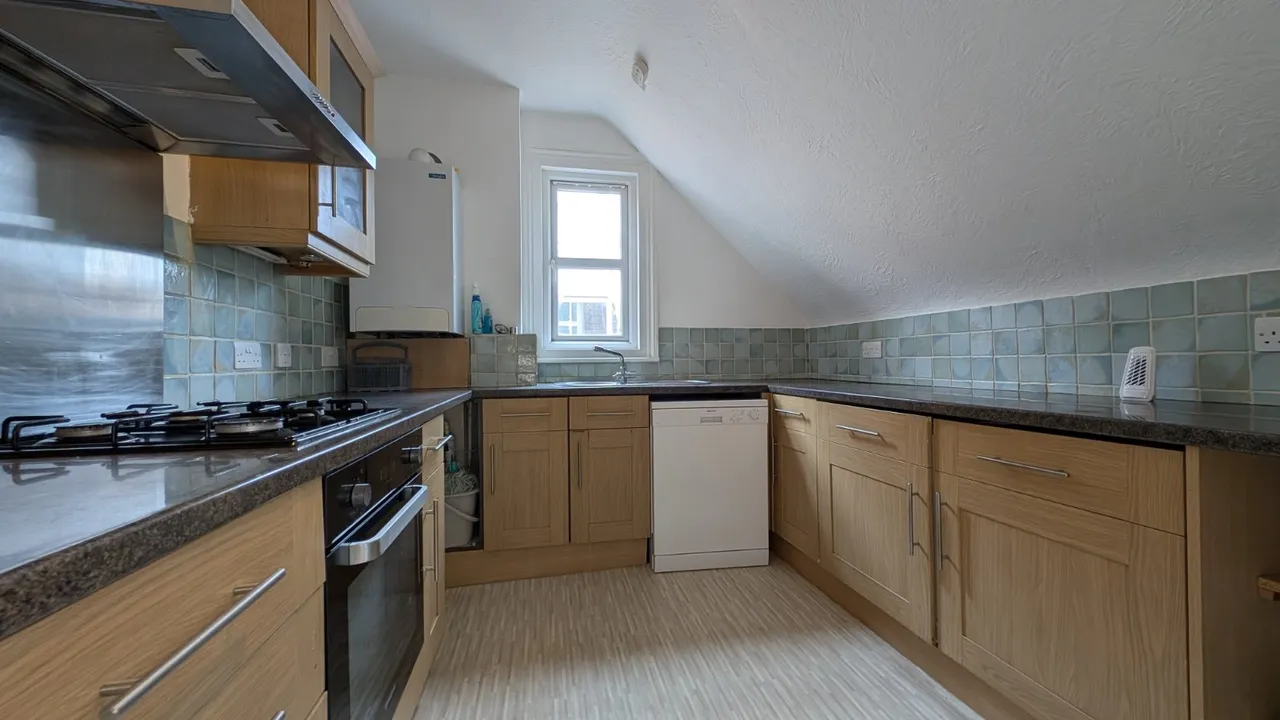 Cheriton Road, Folkestone, CT19, photo 3