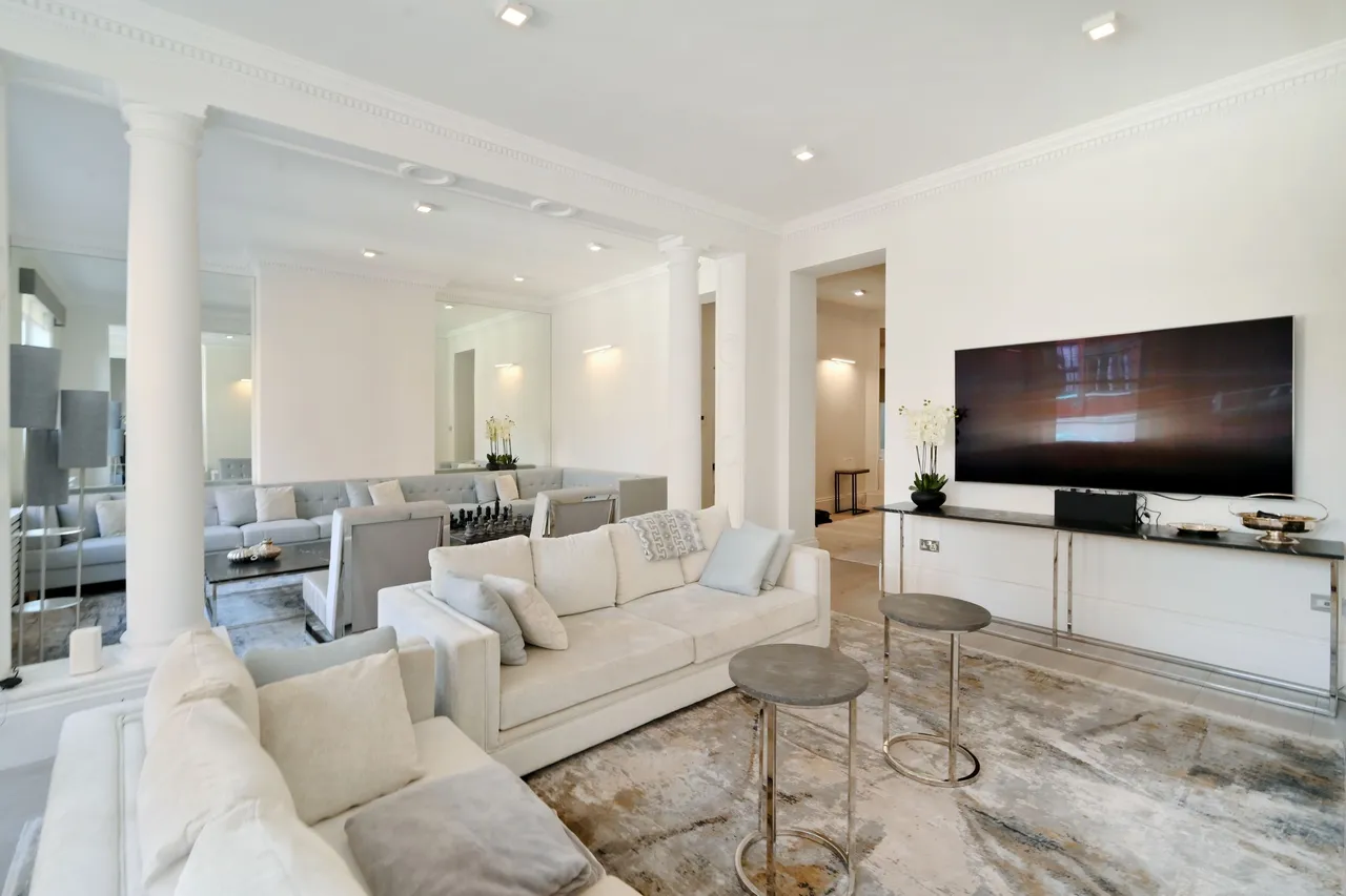 4 bed flat to rent, Rutland Court, SW7