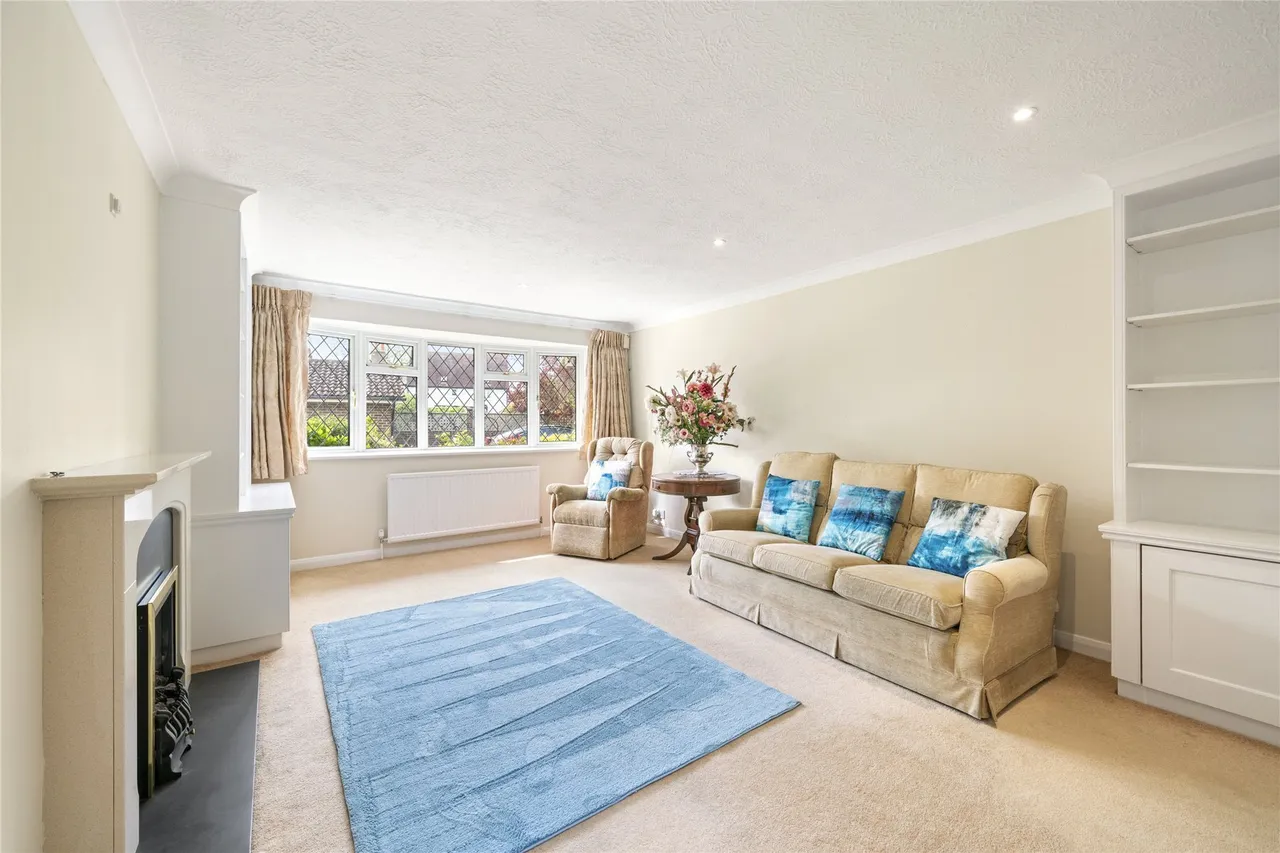 Gainsborough Close, Esher, Surrey, KT10, photo 9