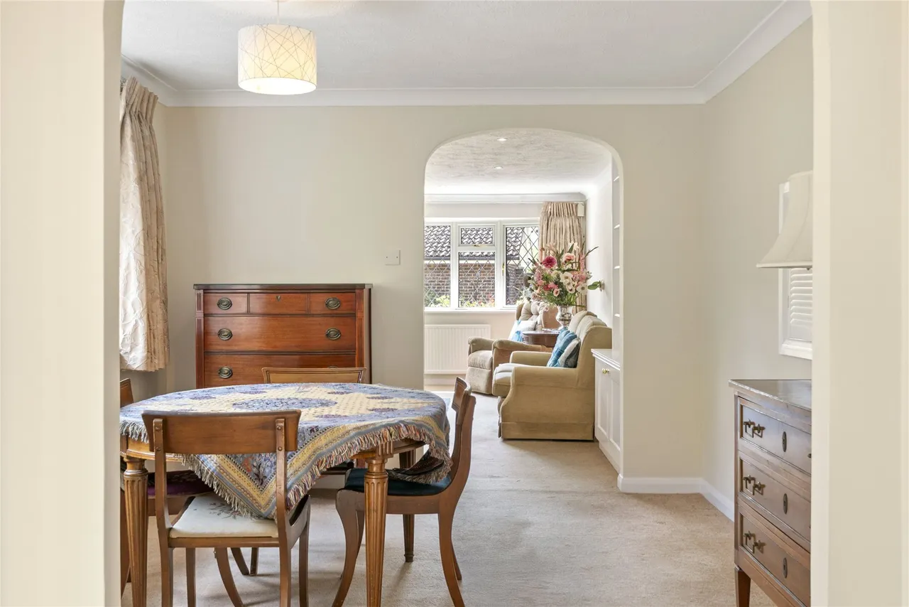 Gainsborough Close, Esher, Surrey, KT10, photo 8