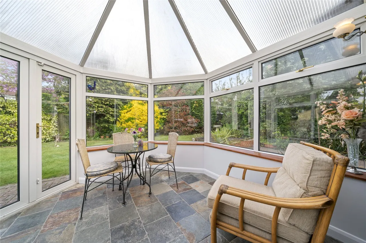 Gainsborough Close, Esher, Surrey, KT10, photo 5