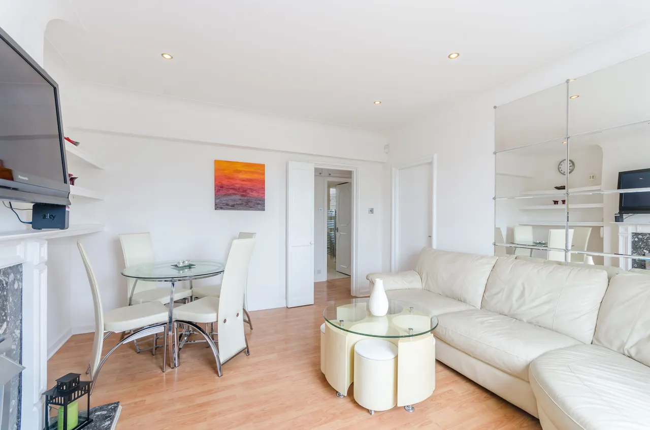 44 Bronwen Court, Grove End Road, London, photo 6