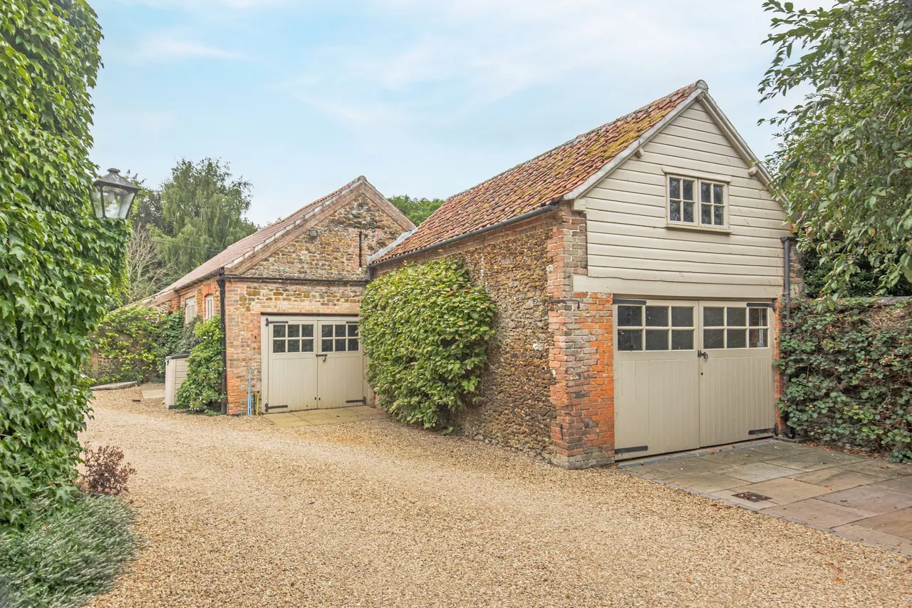Impressive Home in Grimston Just Over, photo 4