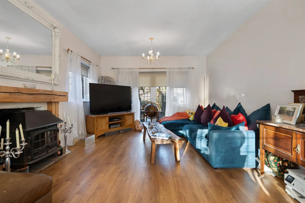 Little Ees Lane, Sale, photo 8