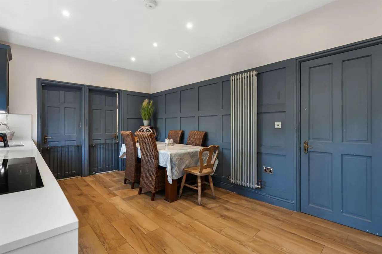 Little Ees Lane, Sale, photo 11