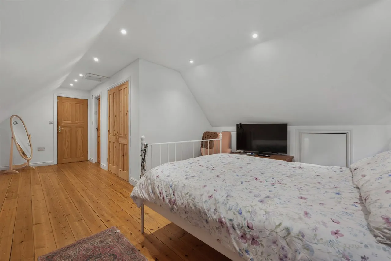 Little Ees Lane, Sale, photo 19
