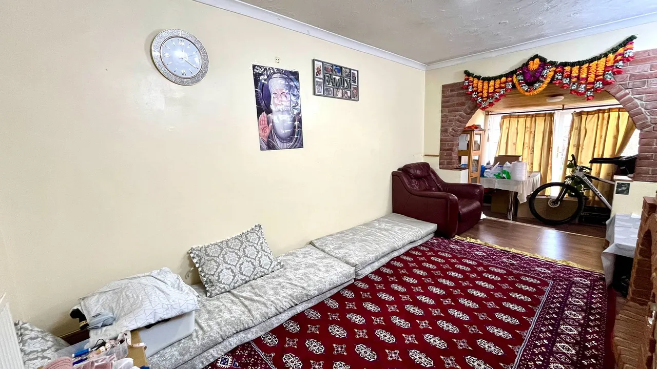 Clare Road, Stanwell, Staines-upon-Thames, TW19, photo 4