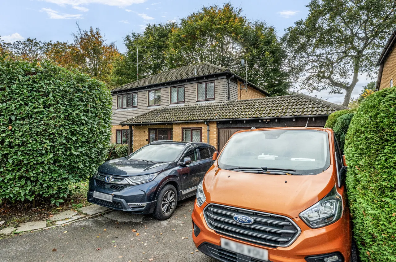 Pans Gardens, Camberley, Surrey, GU15 1HY, photo 12