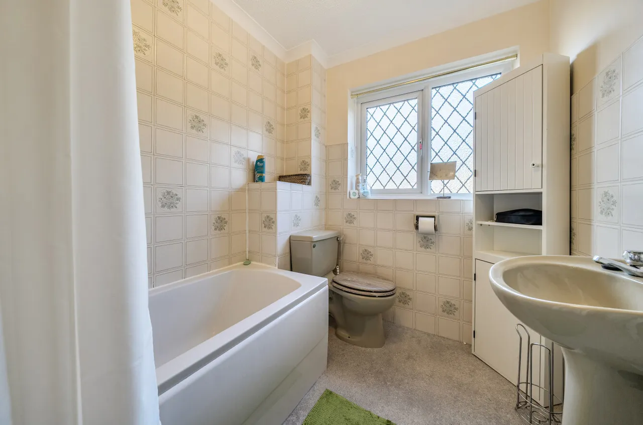 Pans Gardens, Camberley, Surrey, GU15 1HY, photo 7