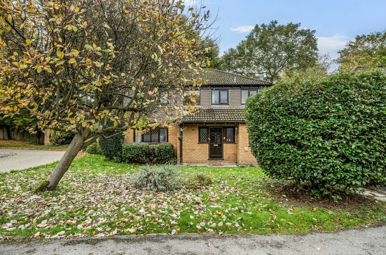 Pans Gardens, Camberley, Surrey, GU15 1HY, photo 11