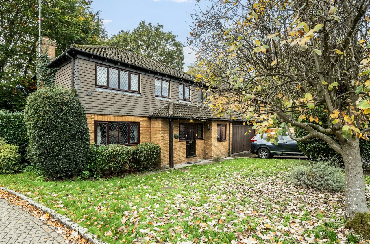 4 bed house for sale — Pans Gardens, Camberley, Surrey, GU15 1HY