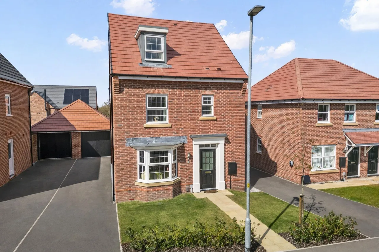 4 bed house for sale — Melba Crescent, Appleton, Warrington, Warrington, WA4 5RW